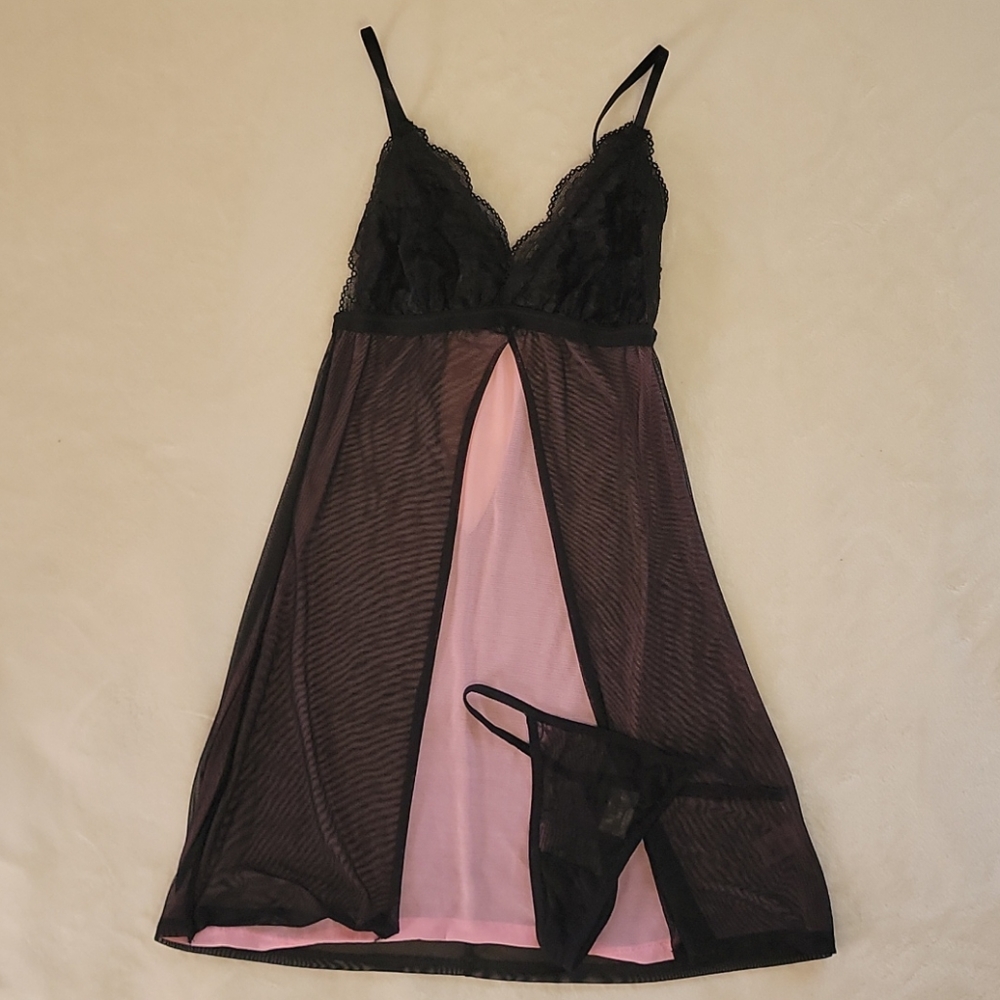 Black and pink babyboll lingerie set